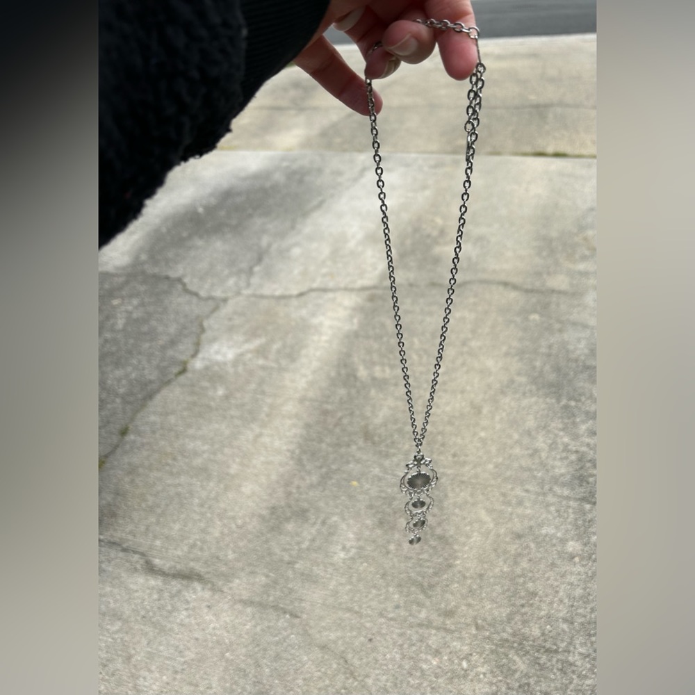 Women’s silver chain necklace - Picture 9 of 10